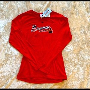 NWT Majestic MLB Atlanta Braves long sleeve t-
shirt. MSRP $45.00.